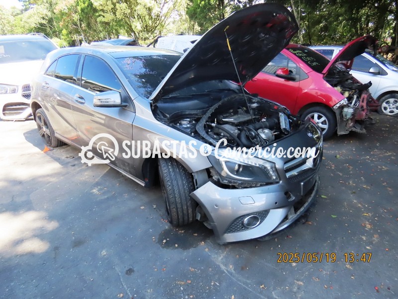 Mercedes benz A 200 Mod.2014 -Daños HVM764