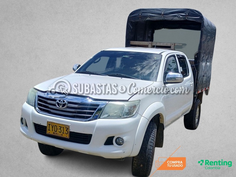 6-R-112 Toyota Hilux nueva 2.7 gasolina dc 4x4 sr5 MOD.2016 IYO313