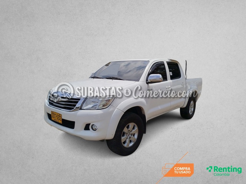 2-R-114 Toyota Hilux nueva 2.7 gasolina dc 4x4 sr5 MOD.2016 IOT532