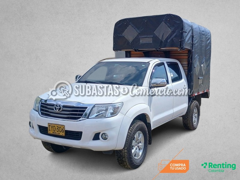 5-R-114 Toyota Hilux nueva 2.7 gasolina dc 4x4 sr5 MOD.2016 IYO306