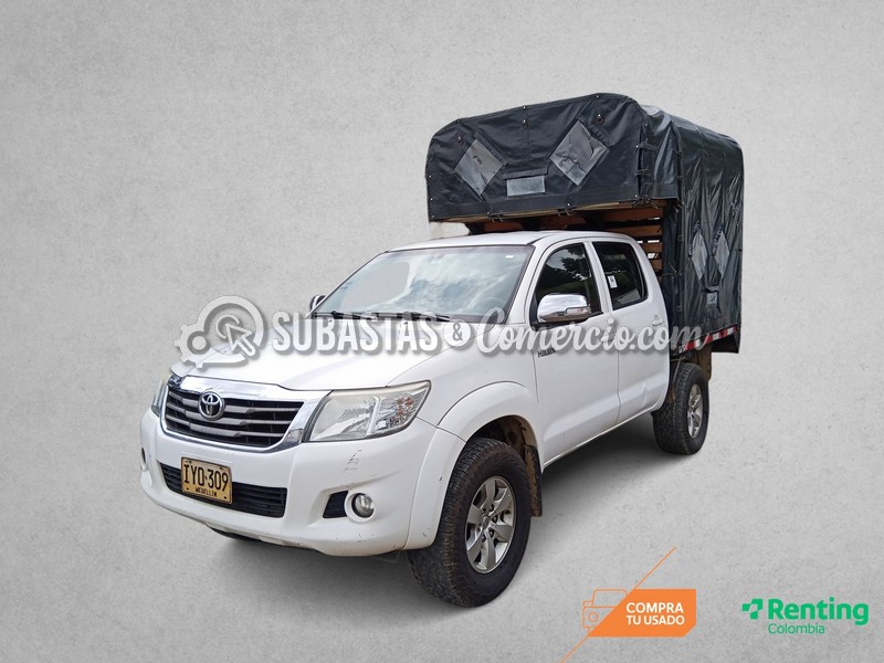 7-R-114 Toyota Hilux nueva 2.7 gasolina dc 4x4 sr5 MOD.2016 IYO309