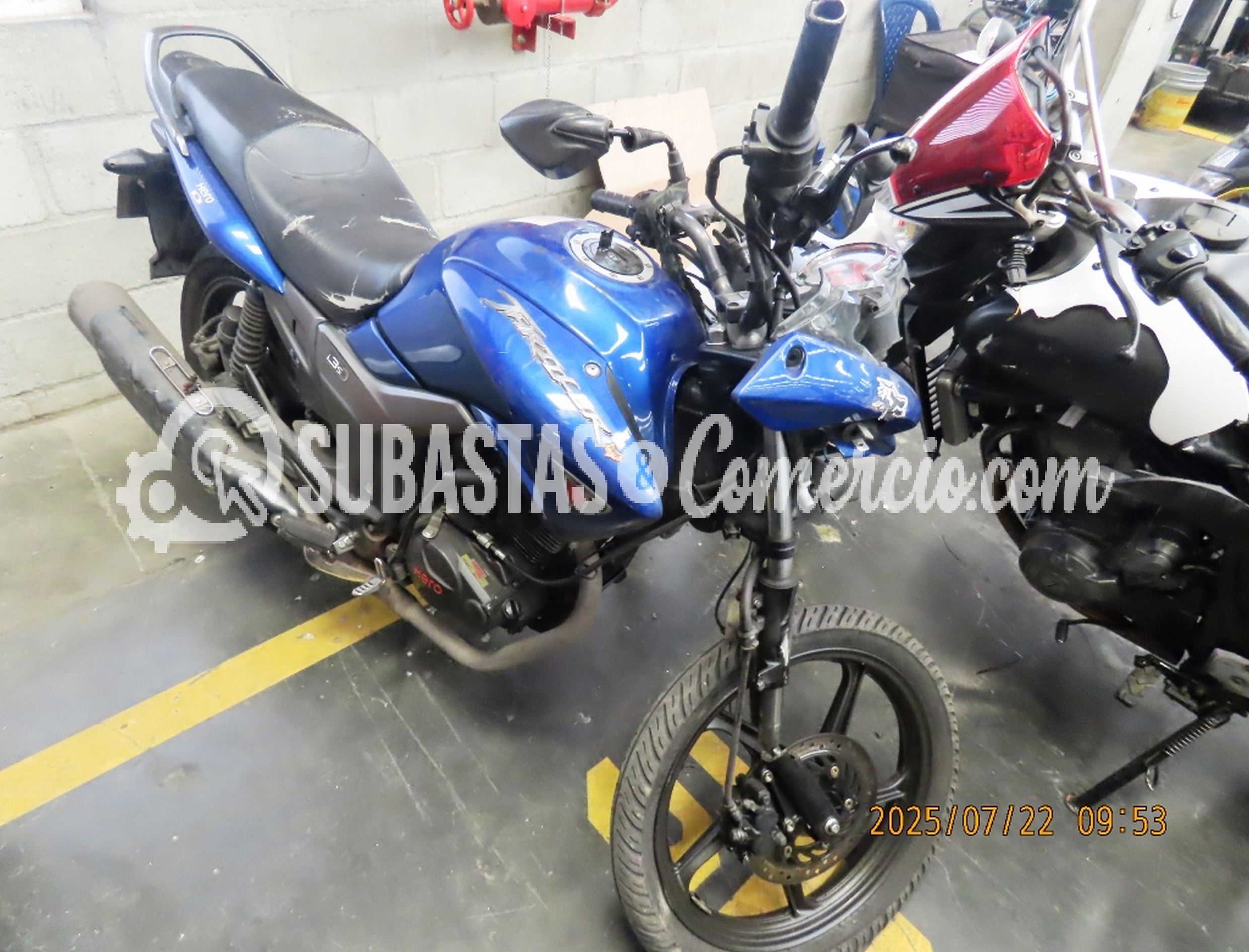 Motocicleta Hero Thriller pro 