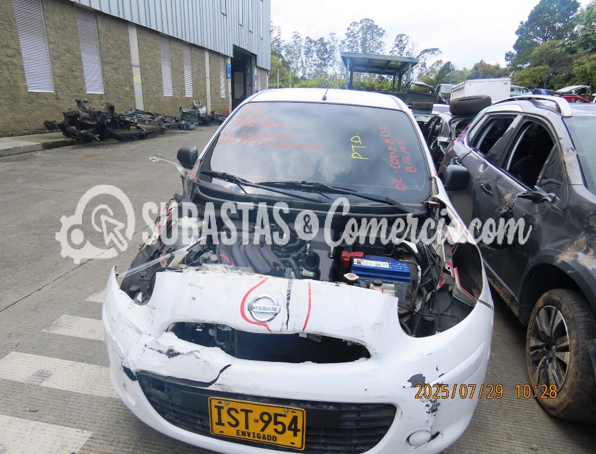 Automovil Nissan March 