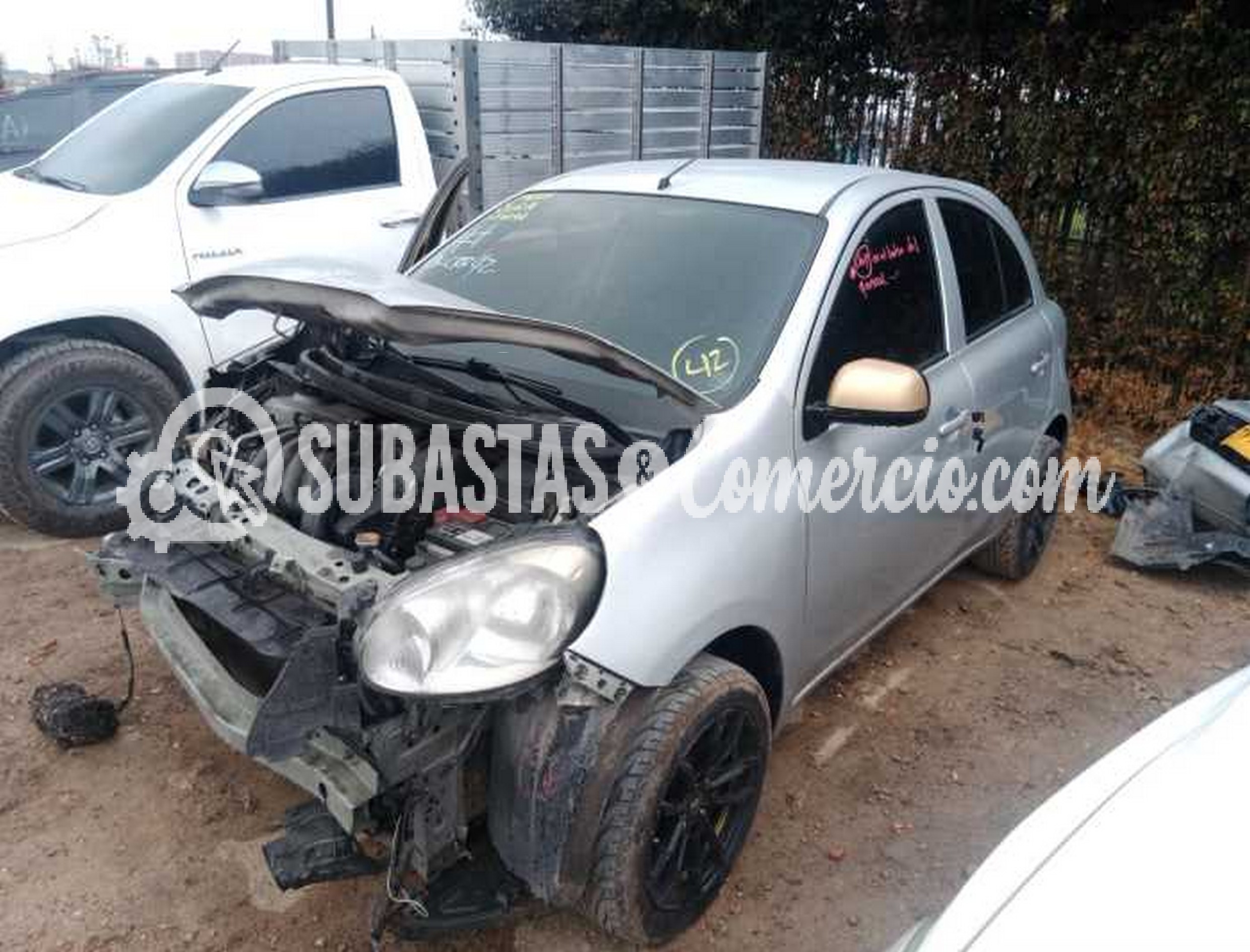 Automovil Nissan March 