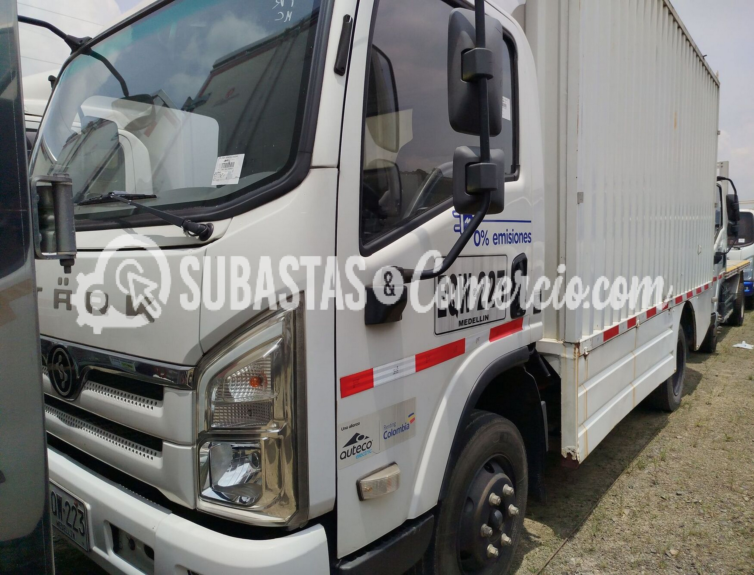 Camión liviano Sitom Tri-ring 4x2 eléctrico 7 ton