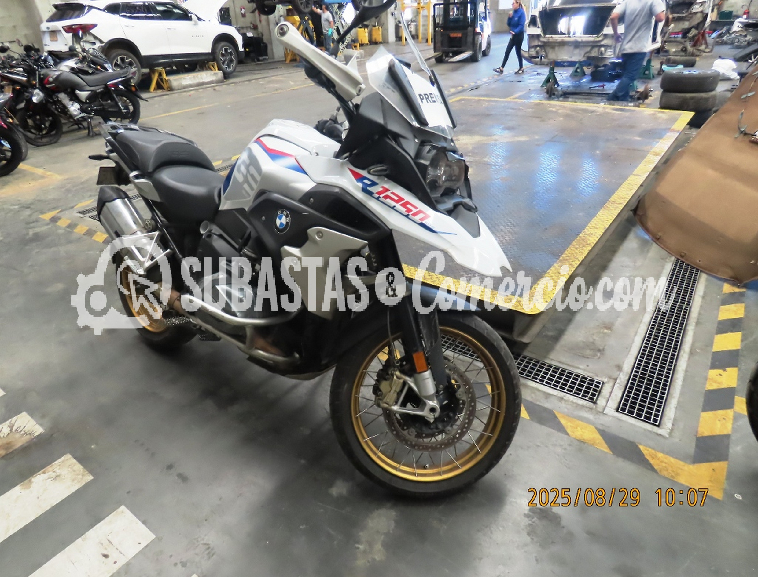 Bmw R 1250 gs Mod.2022 -Daños YQE67F