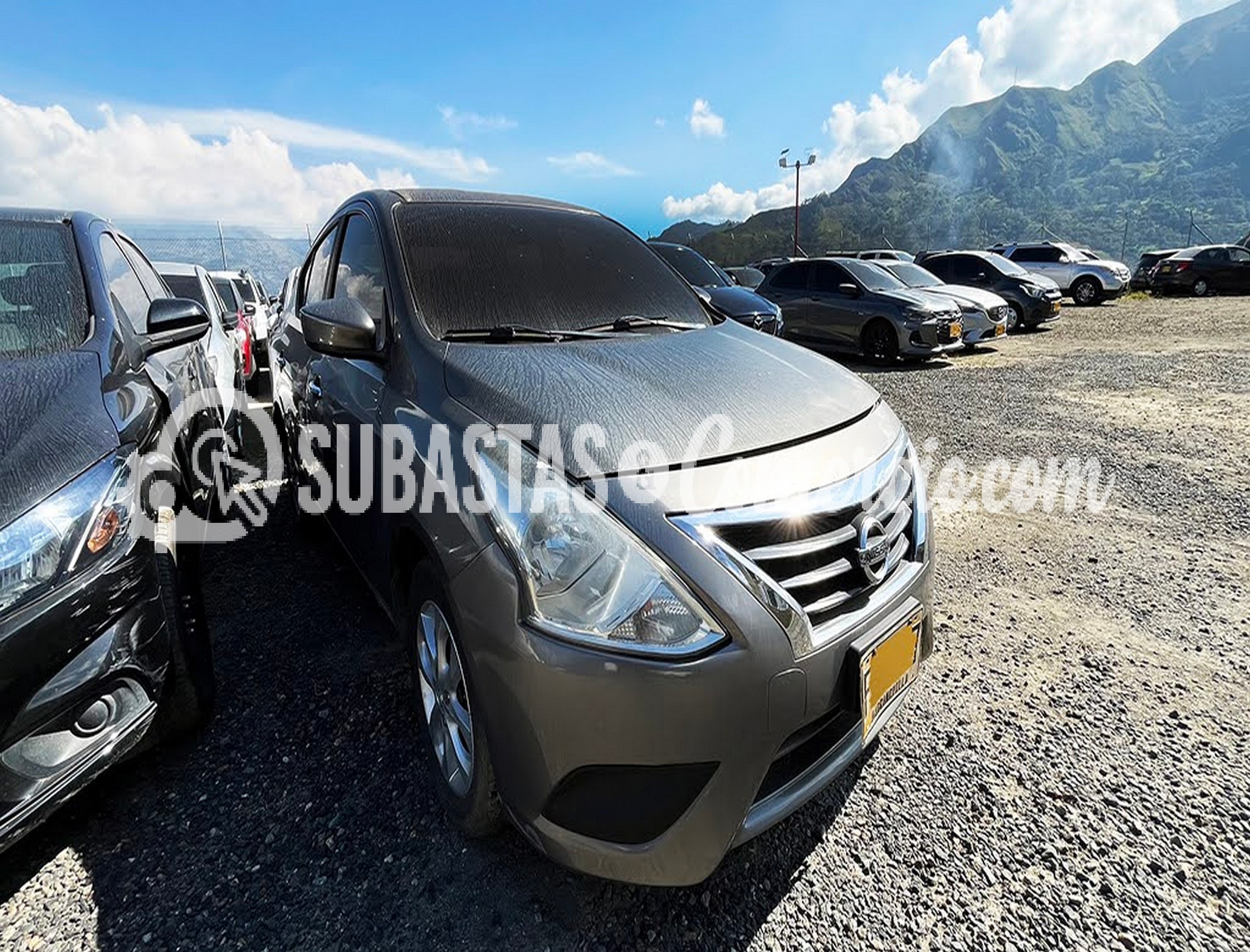 Nissan Versa 2019 Placa-FRS327