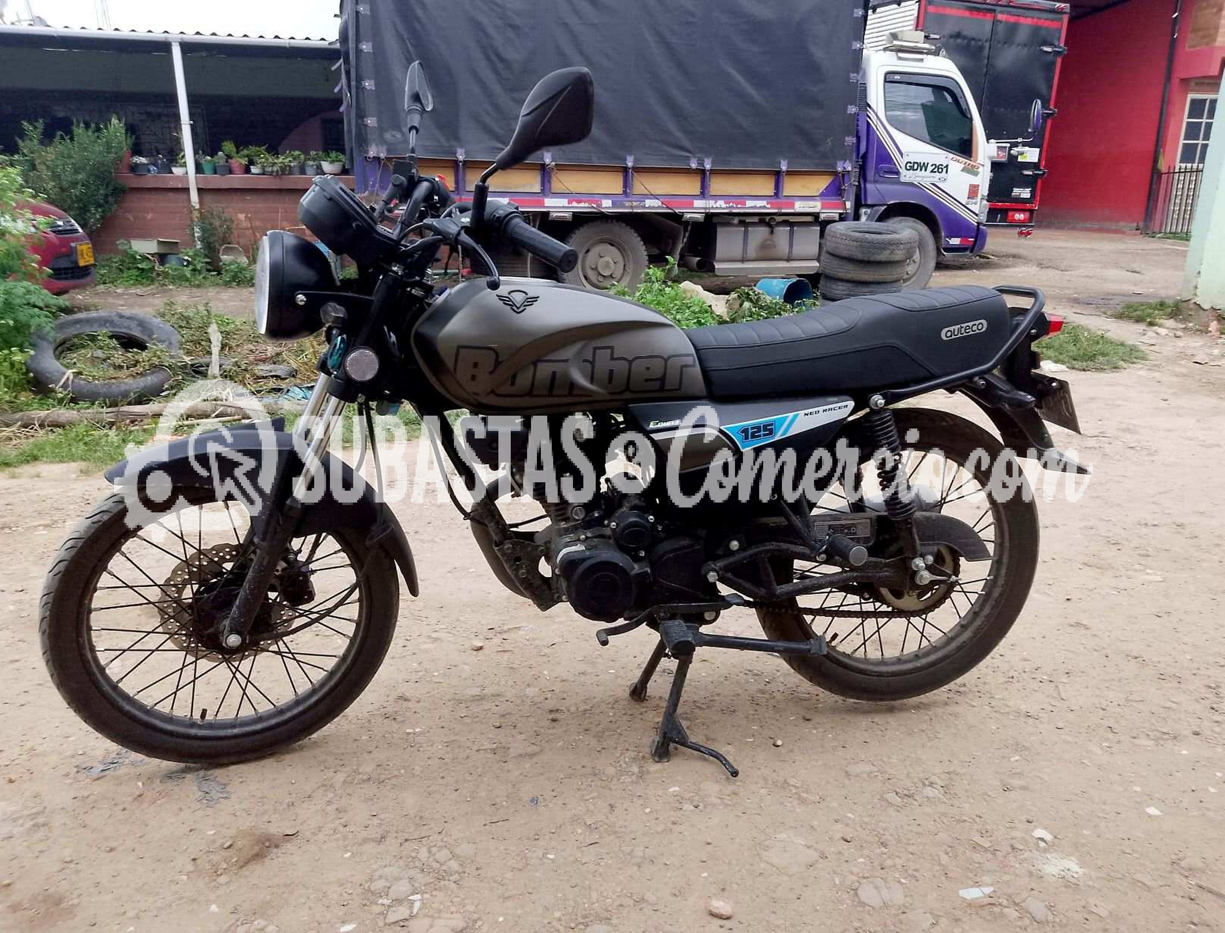 Motocicleta Victory  Bomber 125 mt 125cc Mod.2025 Placa - GFU09H
