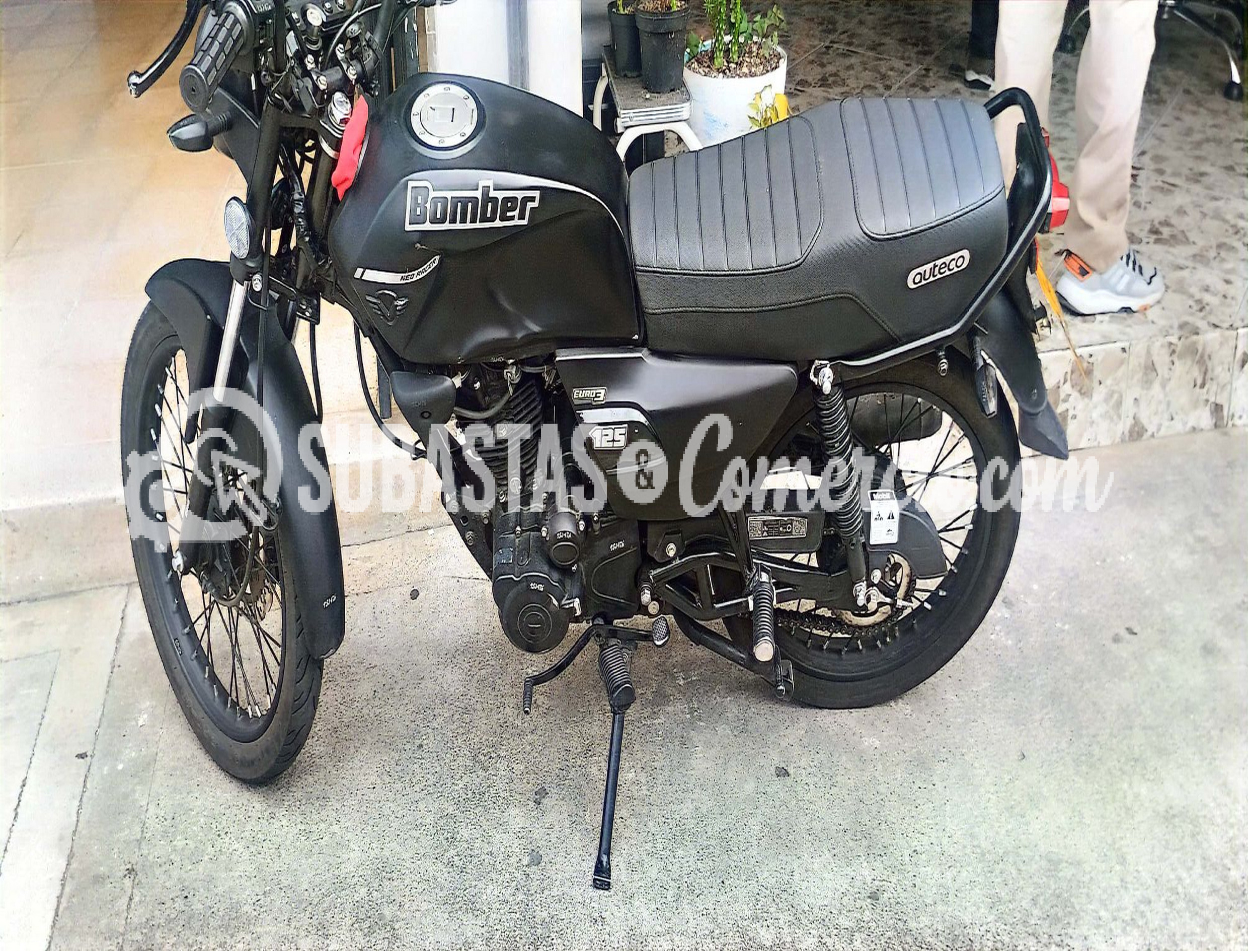 Motocicleta Victory  Bomber 125 mt 125cc Mod.2024 Placa - TSJ47G
