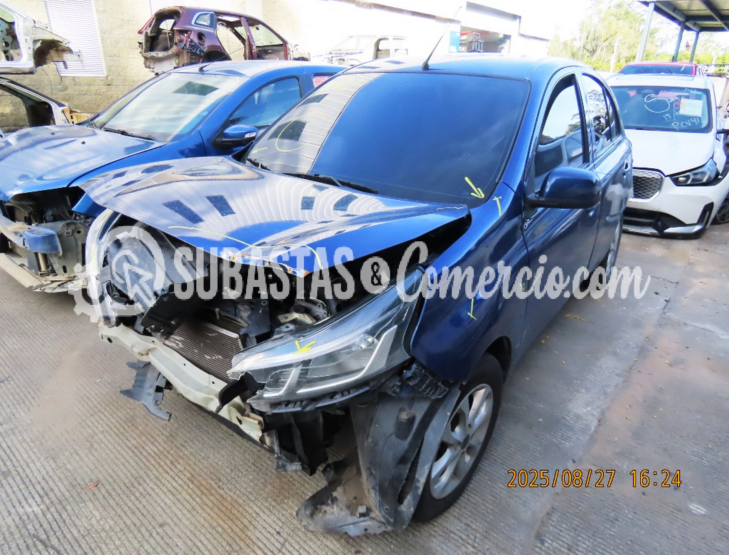 Automovil Nissan March Mod.2022 -Daños Placa - KQV381