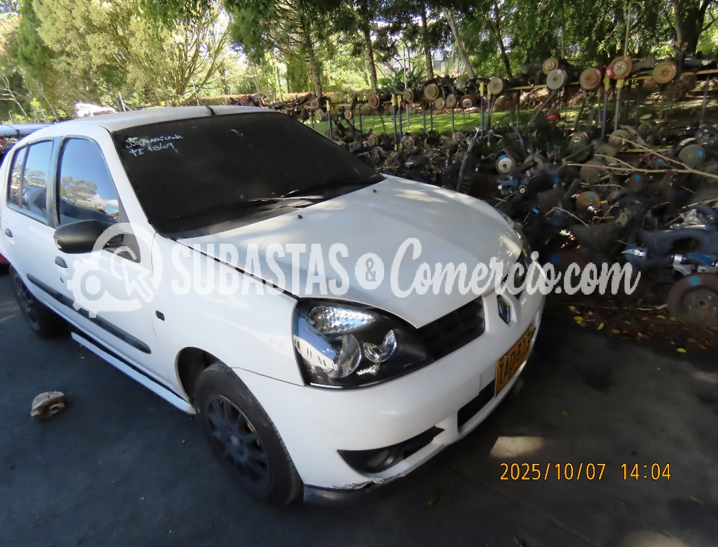 Automovil Renault Clio campus Mod.2015 -Daños Placa - IAO513