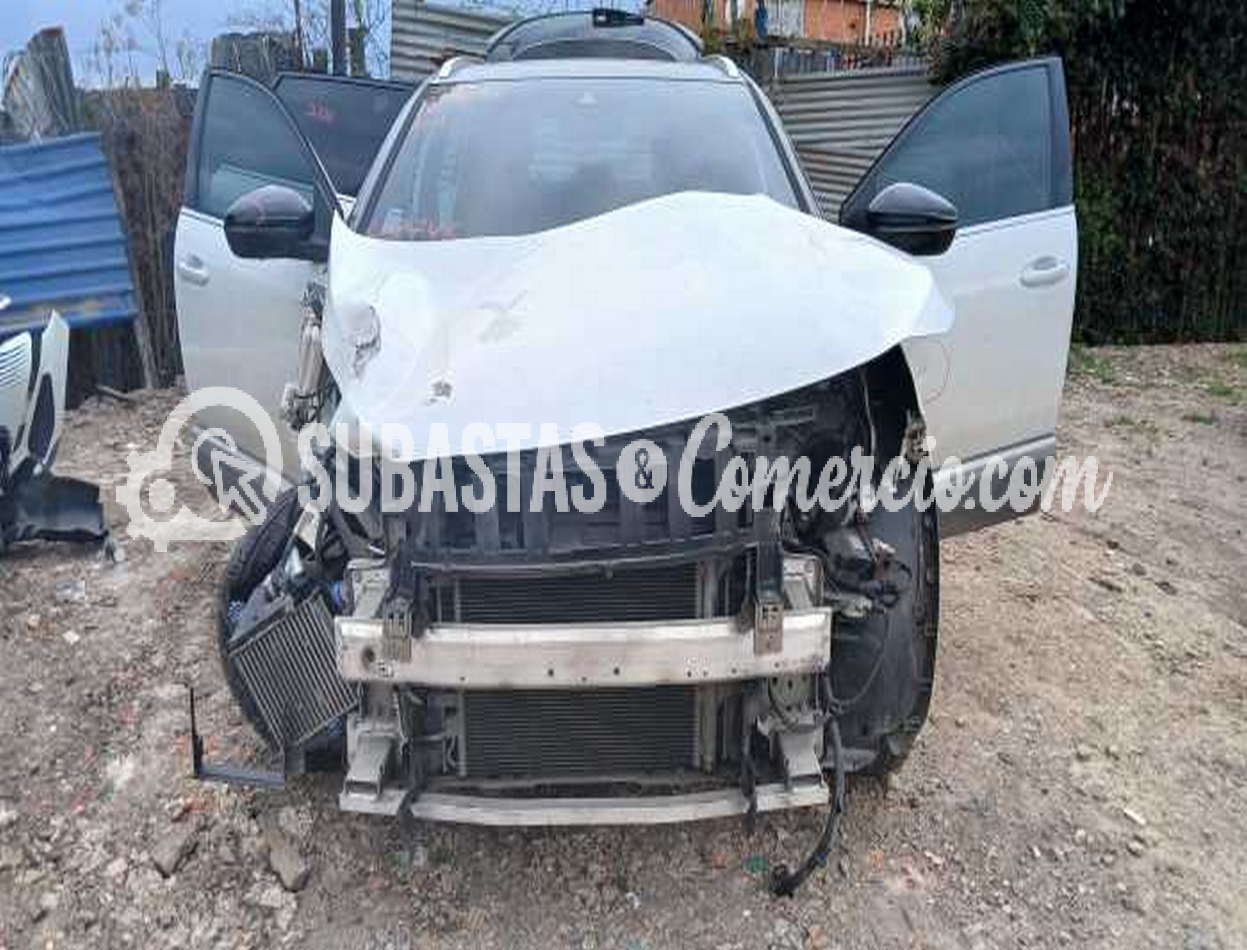 Camioneta Peugeot 5008 Mod.2022 -Daños Placa - LHZ746