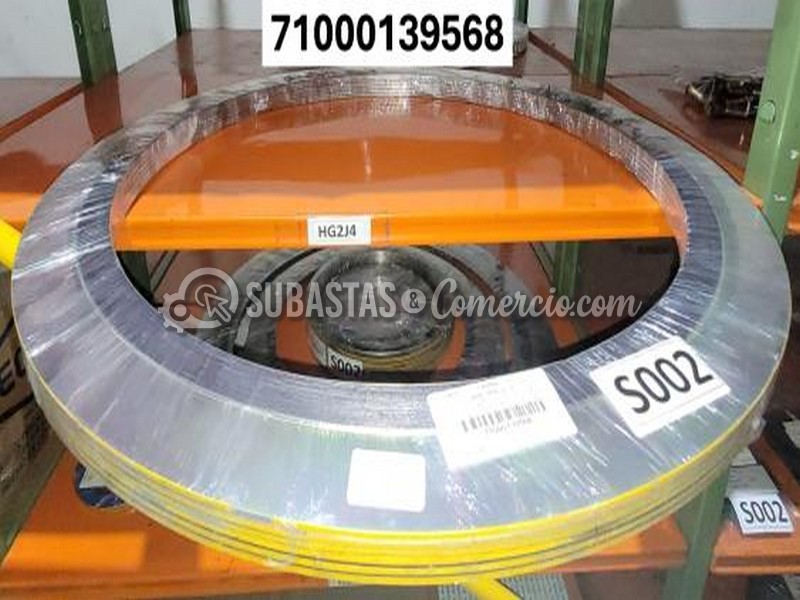 Lote 1. Kit de repuestos para válvulas, accesorios eléctricos, tubería