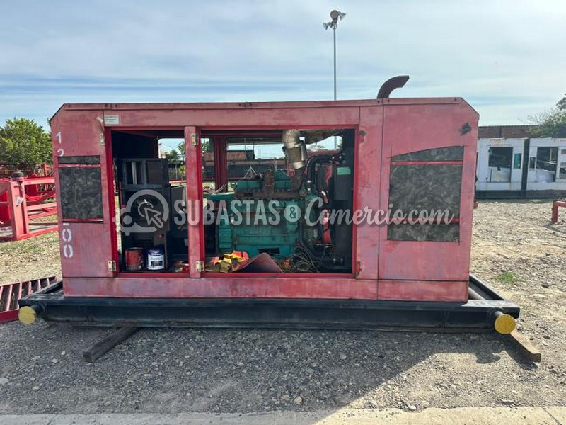 Chatarra de equipos aprox: 30.000 Kg