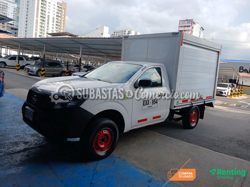 Pickup Nissan Frontier np300  2.5 gasolina 4x2 cs chasis kit gnv
