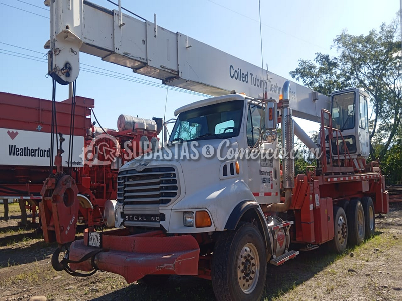 Camión grúa telescópica Sterling LT9501 modelo 2005 – placa GKV745