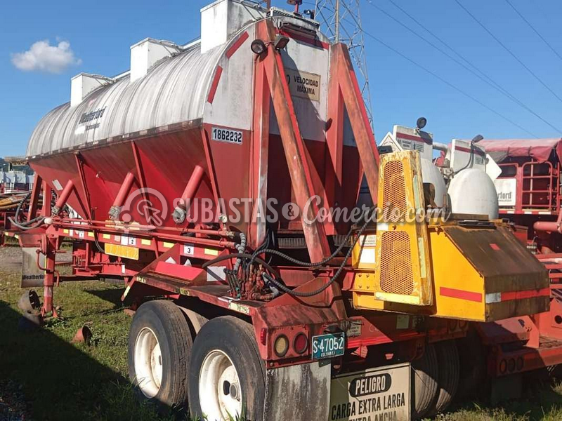 Semirremolque tolva móvil Cambelt modelo 2003 – placa S47052