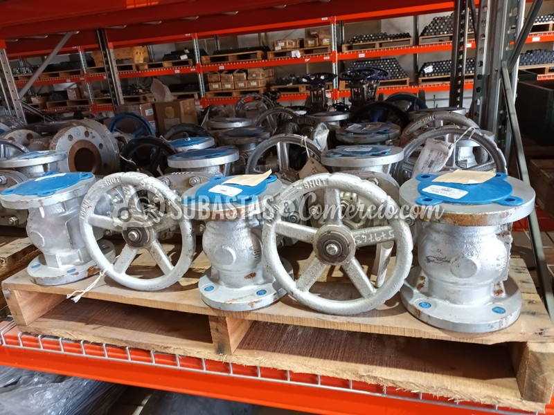Válvulas, empaques filtros y correas Aprox.: 654 Und