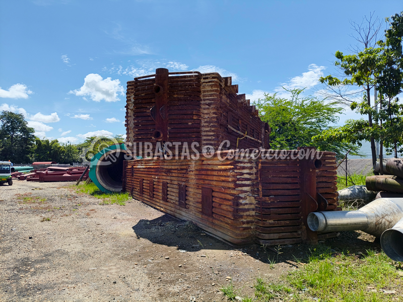 Chatarra contaminada con material refractario aprox. 541.800 kg