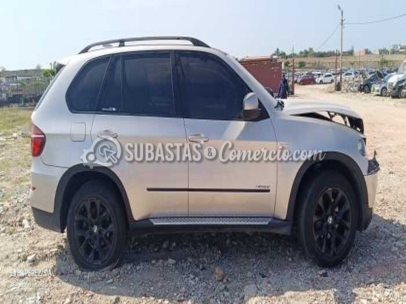 Bmw X5 xdrive35i Mod.2013 - Daños Placa - HCW378