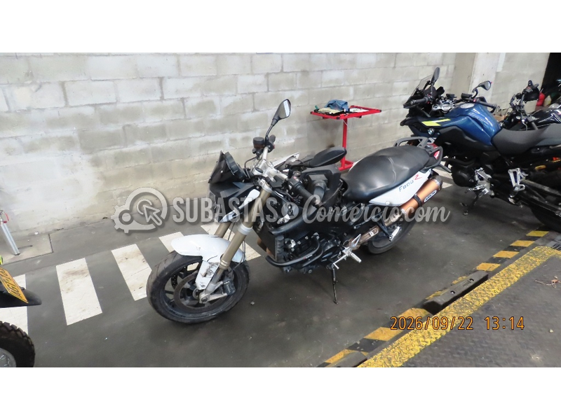 Salvamento Bmw F 800 r - 2016 - 74D - Guarne