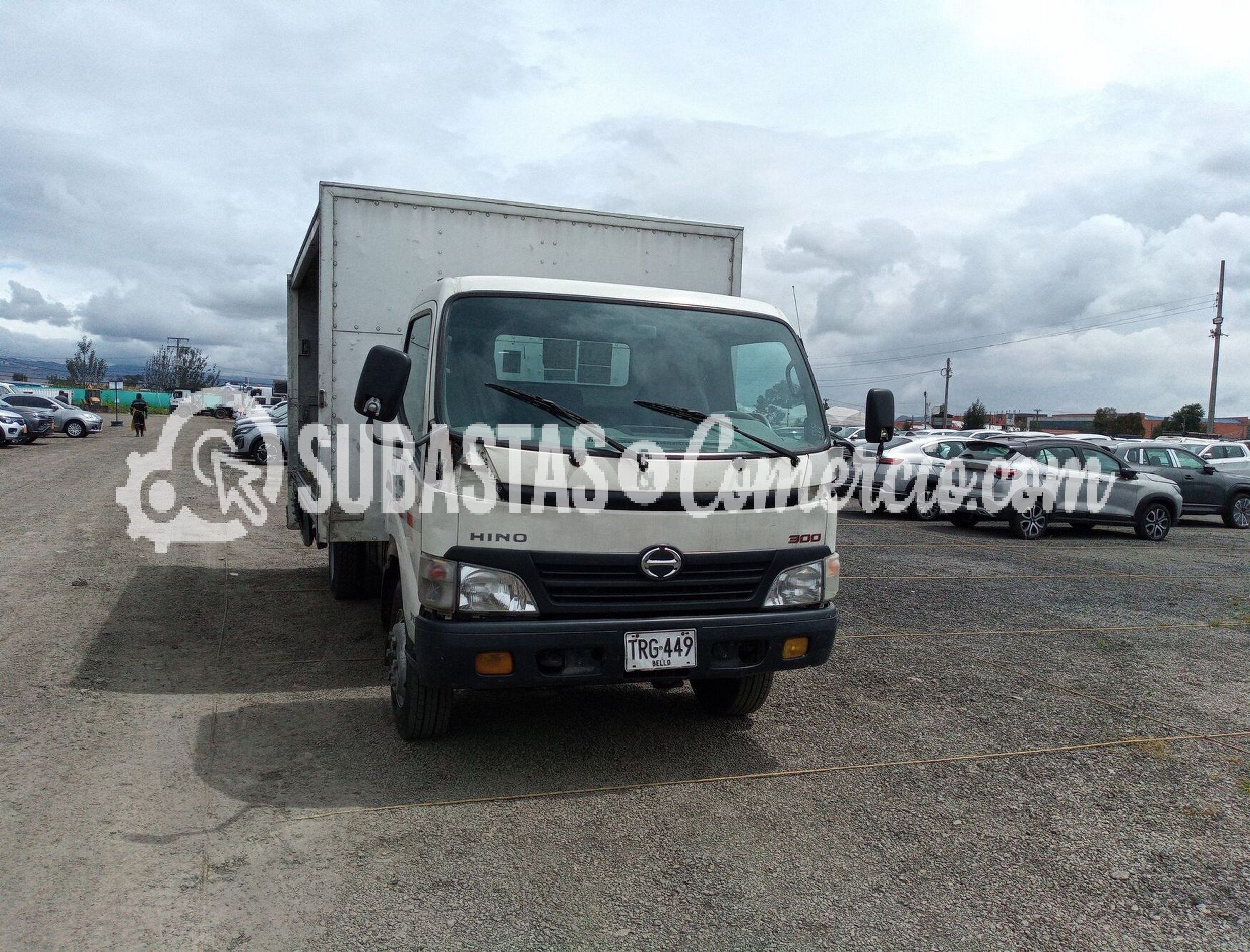 TRG449_3.jpg