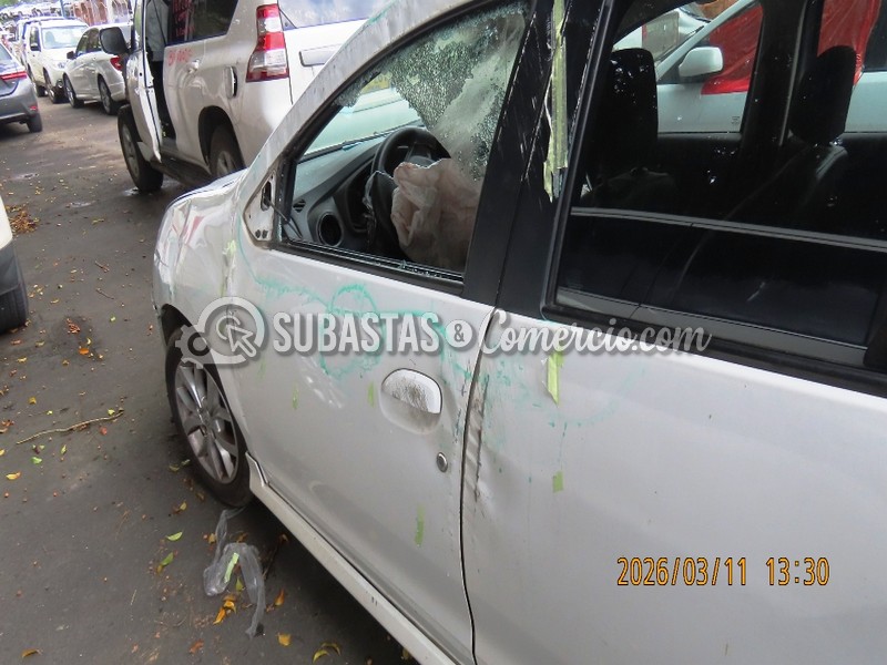 salvamento_renault_sandero_dynamique_-_2017_-_323_-_guarne__14_.jpg