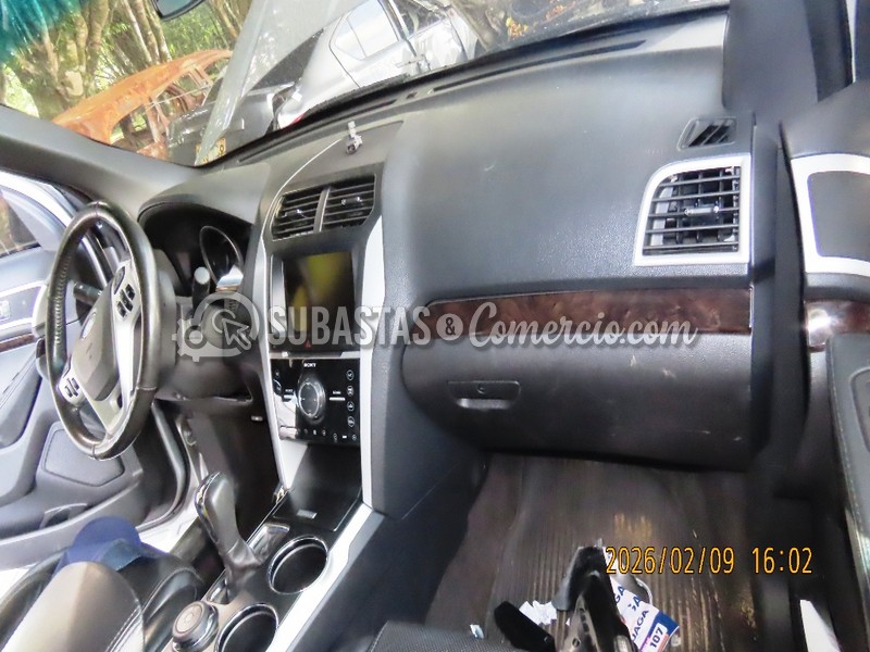 salvamento_ford_explorer_limited_-_2013_-_628_-_guarne__27_.jpg