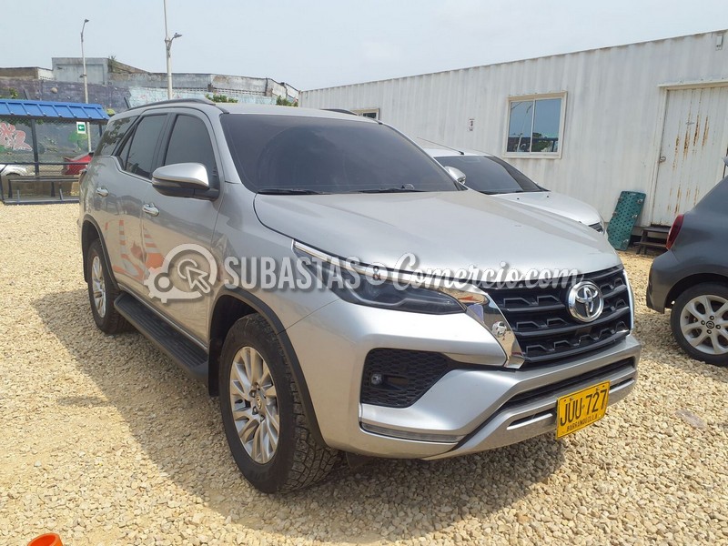 toyota_fortuner_gasol._2.7_4x2_secuencial_-_2021_-_727_-_barranquilla__2_.jpg