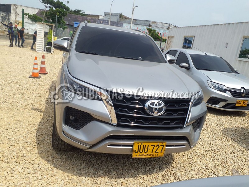 toyota_fortuner_gasol._2.7_4x2_secuencial_-_2021_-_727_-_barranquilla__3_.jpg