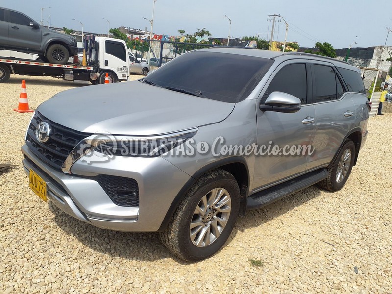 toyota_fortuner_gasol._2.7_4x2_secuencial_-_2021_-_727_-_barranquilla__4_.jpg