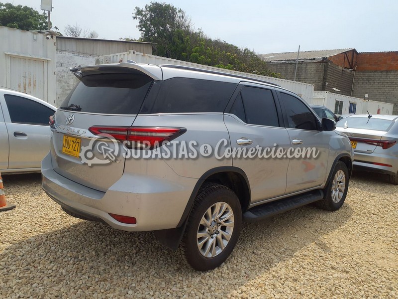 toyota_fortuner_gasol._2.7_4x2_secuencial_-_2021_-_727_-_barranquilla__8_.jpg
