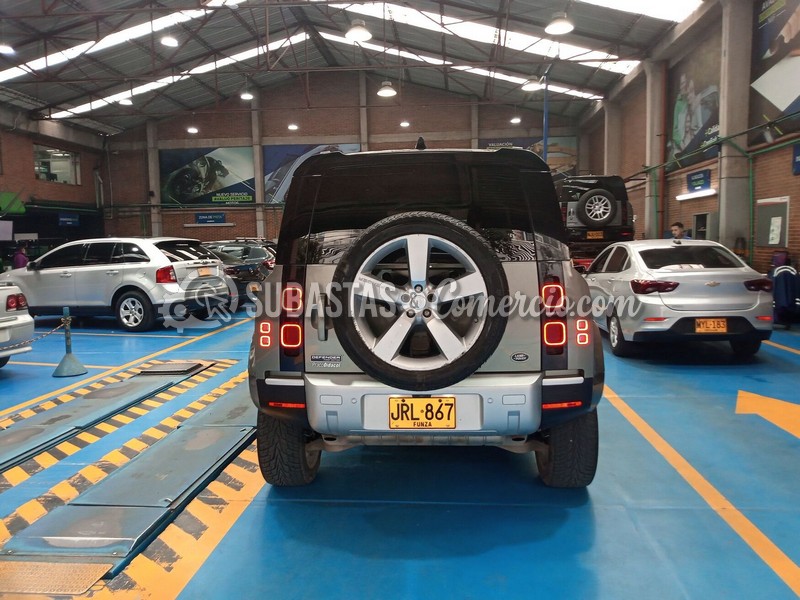 land_rover_defender_first_edition_3.0_h__brida_-_2020_-_867_-_bogot____7_.jpg