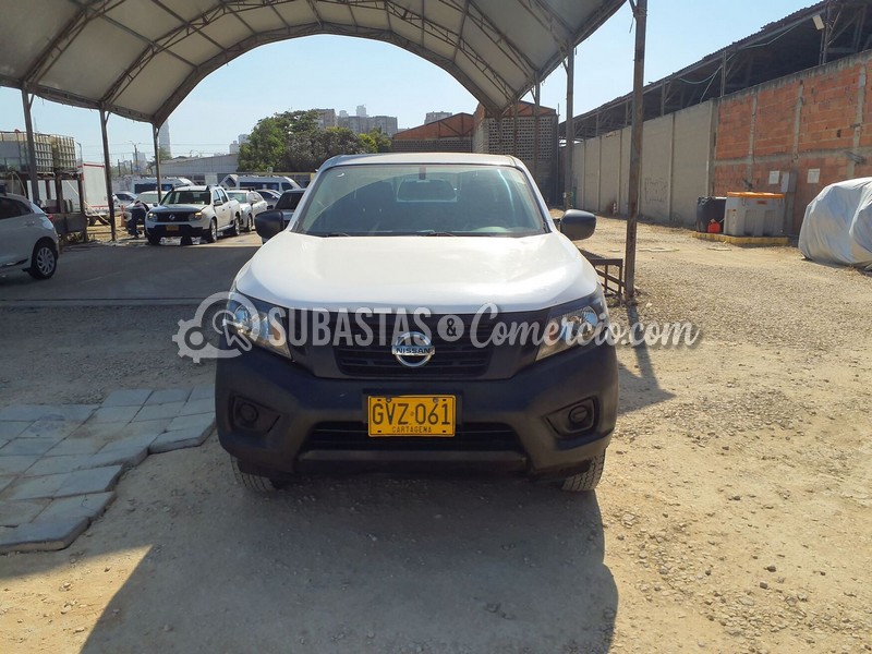nissan_frontier_np300_2.5_gasolina_4x2_dc_aa_abag_abs_-_2021_-_061_-_barranquilla__3_.jpg