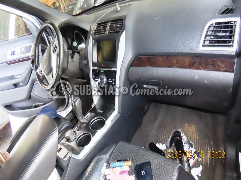 salvamento_ford_explorer_limited_-_2013_-_628_-_guarne__28_.jpg