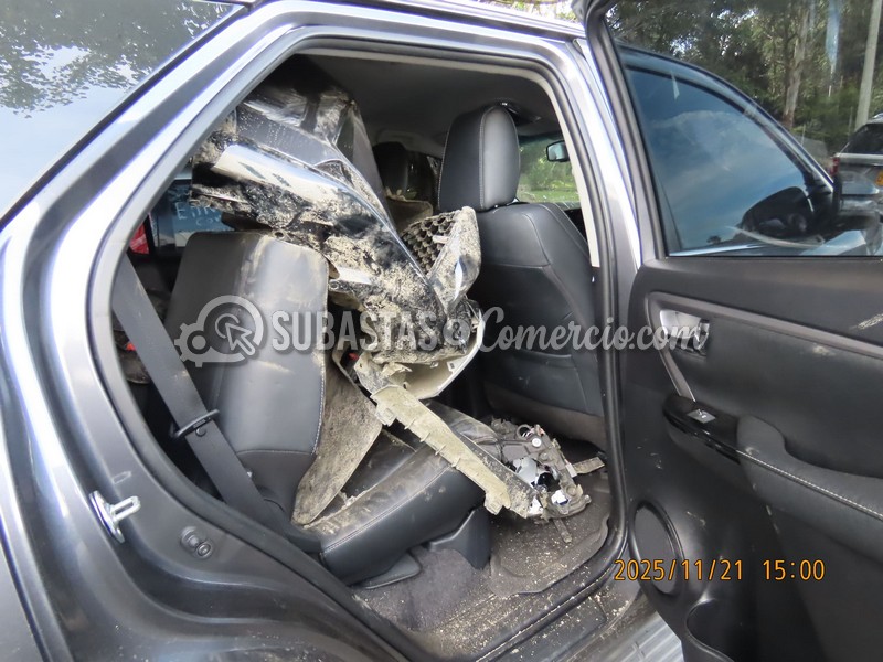 salvamento_toyota_fortuner_-_2025_-_293_-_guarne__8_.jpg