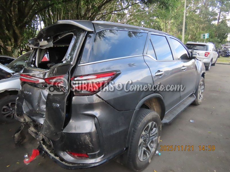 salvamento_toyota_fortuner_-_2025_-_293_-_guarne__23_.jpg