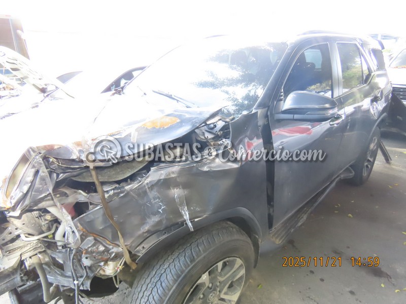 salvamento_toyota_fortuner_-_2025_-_293_-_guarne__25_.jpg