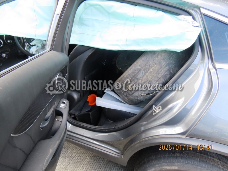 salvamento_mercedes_benz_glc_300_e_4matic_coup___-_2022_-_742_-_guarne__10_.jpg