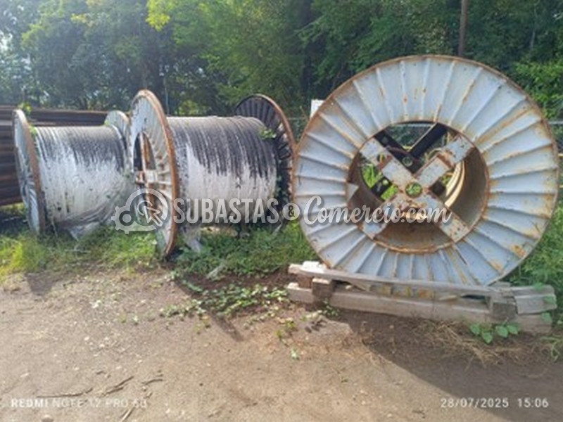 chatarra_en_carretes_y_retales_de_cable_de_cobre__5_carretes__aprox_15.000_kg__1_.jpg