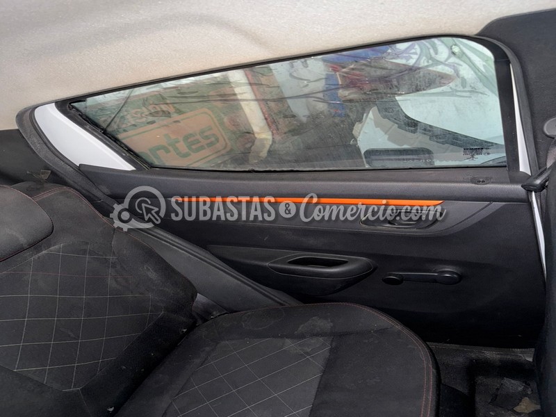 renault_kwid_outsider_-_2022_-_833_-_cali__2_.jpg
