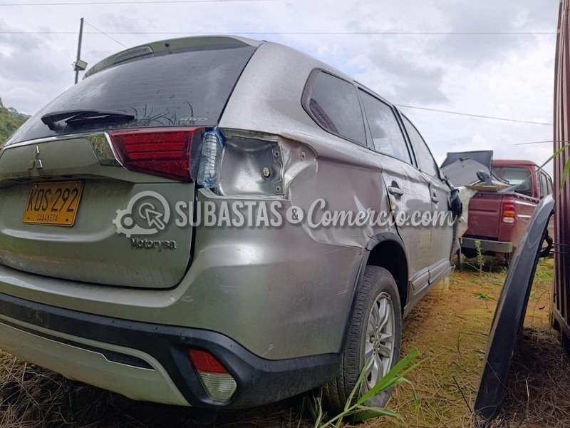mitsubishi_outlander_kaiteki_2.4_4x4_cvt_lx_-_2022_-_292_-_caldas__18_.jpg