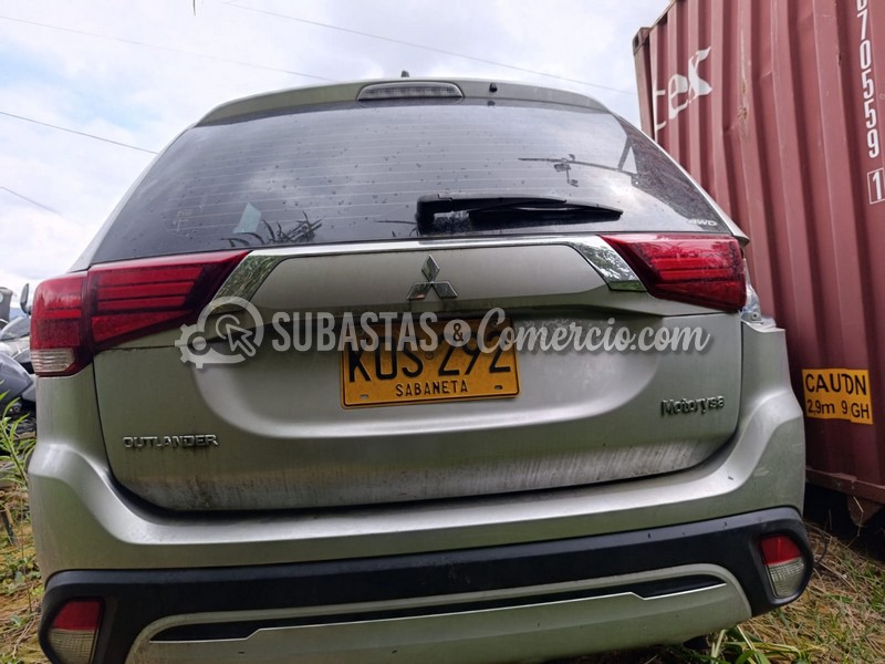 mitsubishi_outlander_kaiteki_2.4_4x4_cvt_lx_-_2022_-_292_-_caldas__22_.jpg