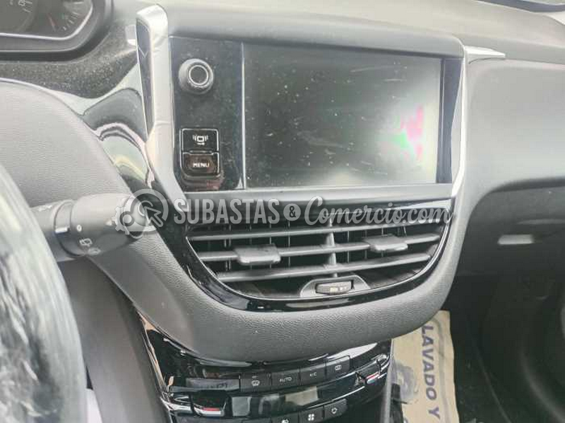 salvamento_peugeot_208_5p_act_pk_1.6_e_-_2013_-_496_-_mosquera__15_.png