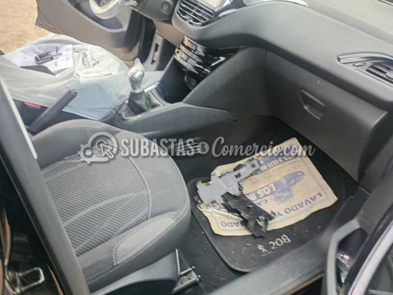 salvamento_peugeot_208_5p_act_pk_1.6_e_-_2013_-_496_-_mosquera__17_.png