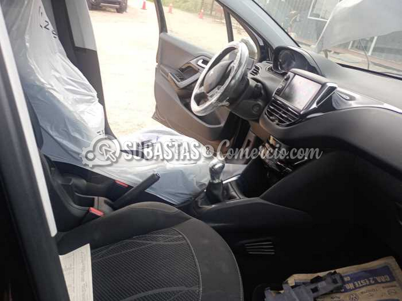 salvamento_peugeot_208_5p_act_pk_1.6_e_-_2013_-_496_-_mosquera__18_.png