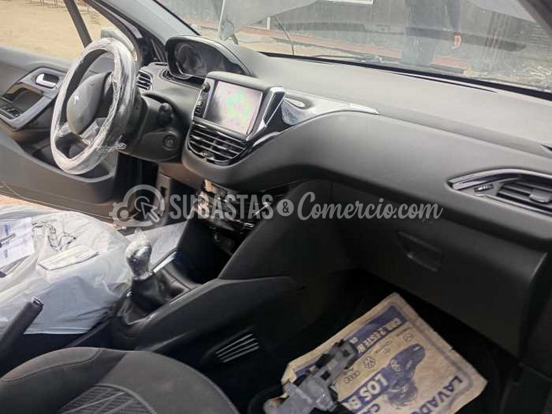 salvamento_peugeot_208_5p_act_pk_1.6_e_-_2013_-_496_-_mosquera__19_.png