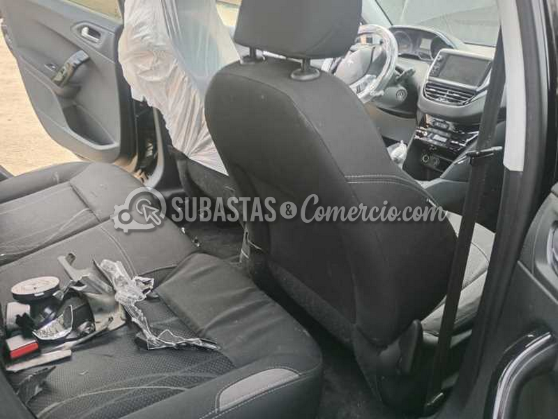 salvamento_peugeot_208_5p_act_pk_1.6_e_-_2013_-_496_-_mosquera__24_.png