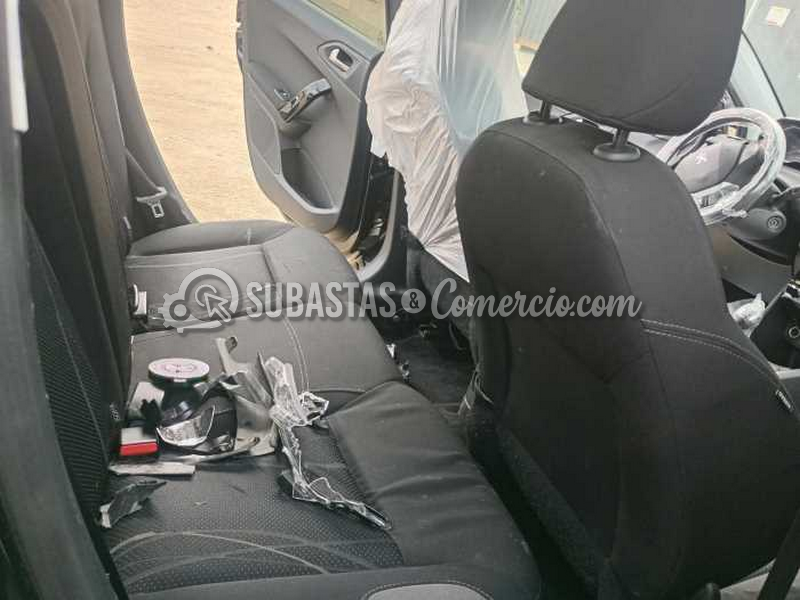 salvamento_peugeot_208_5p_act_pk_1.6_e_-_2013_-_496_-_mosquera__25_.png