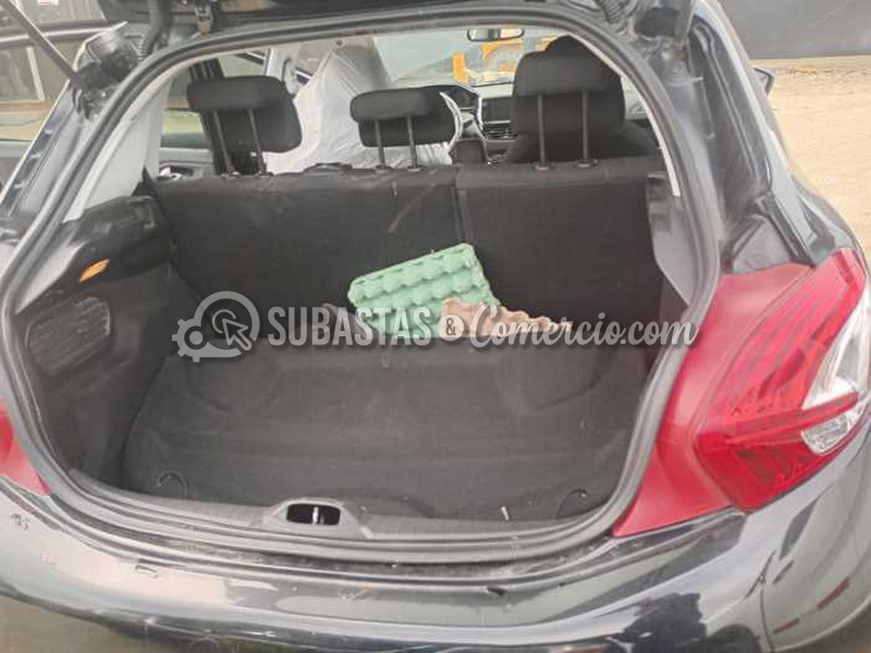 salvamento_peugeot_208_5p_act_pk_1.6_e_-_2013_-_496_-_mosquera__26_.png